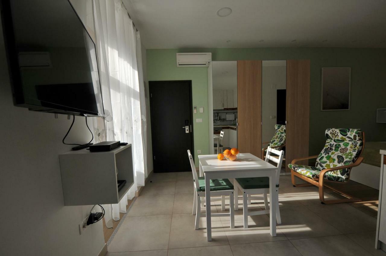 Studio Apartment Dzapo สปลิท ภายนอก รูปภาพ