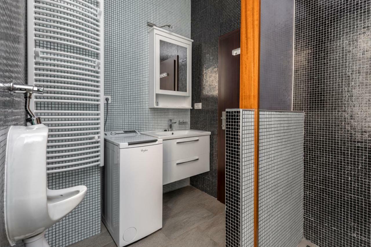 Studio Apartment Dzapo สปลิท ภายนอก รูปภาพ