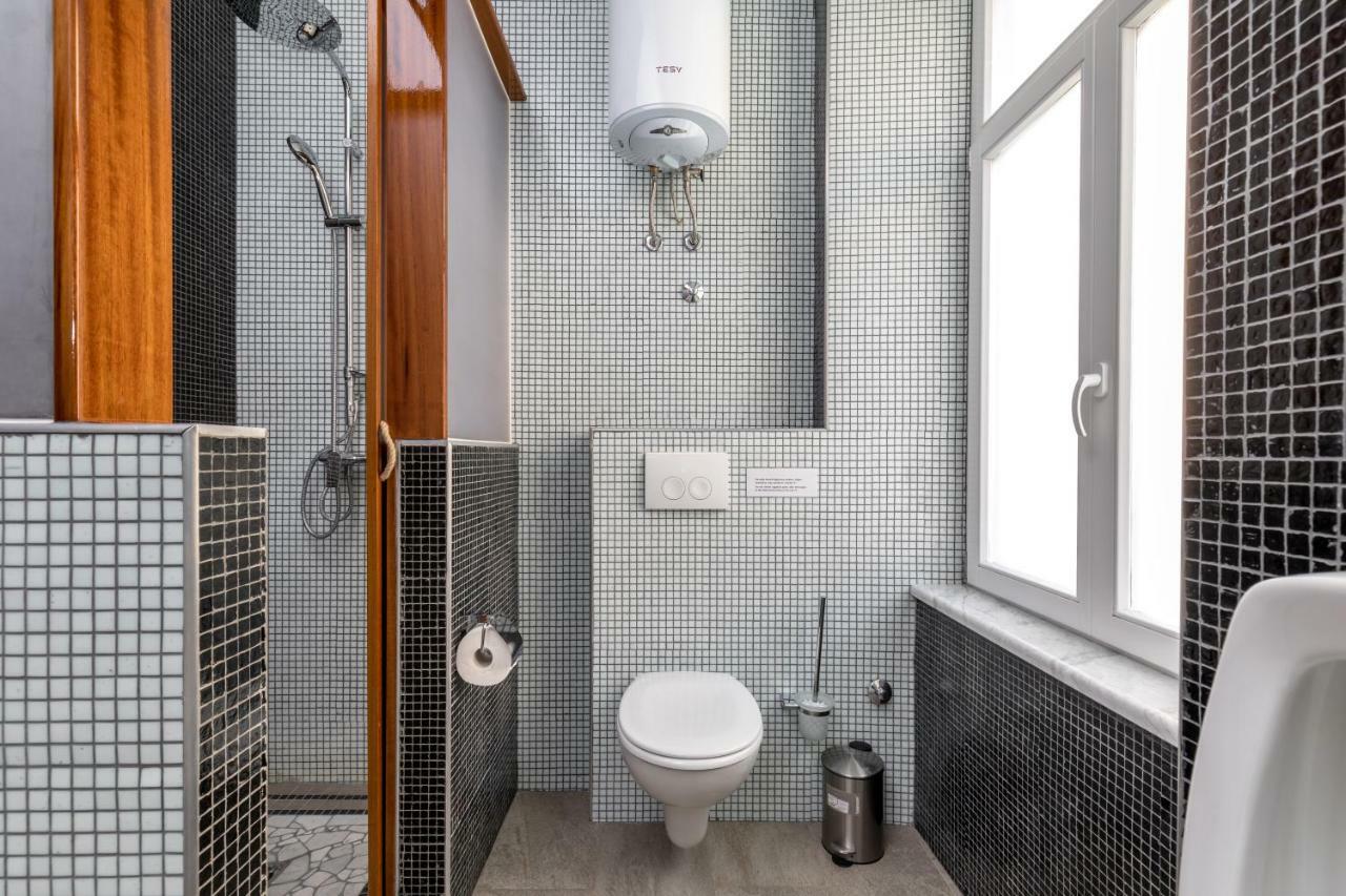 Studio Apartment Dzapo สปลิท ภายนอก รูปภาพ
