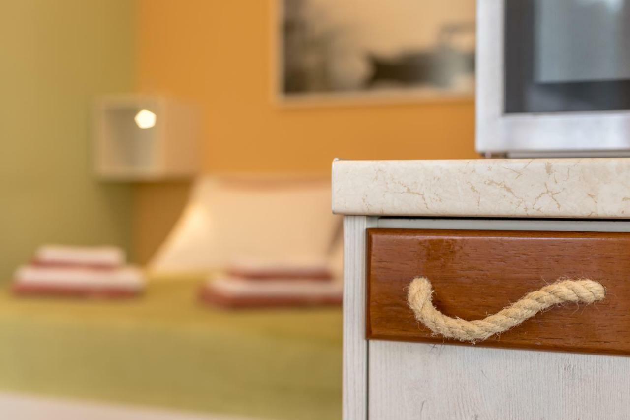 Studio Apartment Dzapo สปลิท ภายนอก รูปภาพ